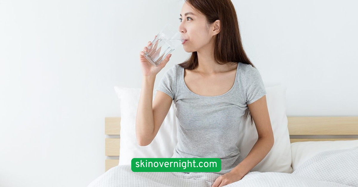 Drink Water 30–60 Minutes Before Bed
